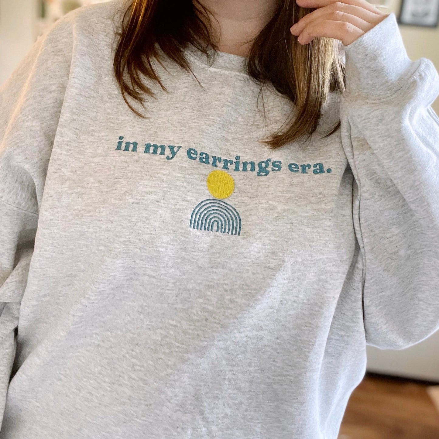 Earrings Era Embroidered Crewneck