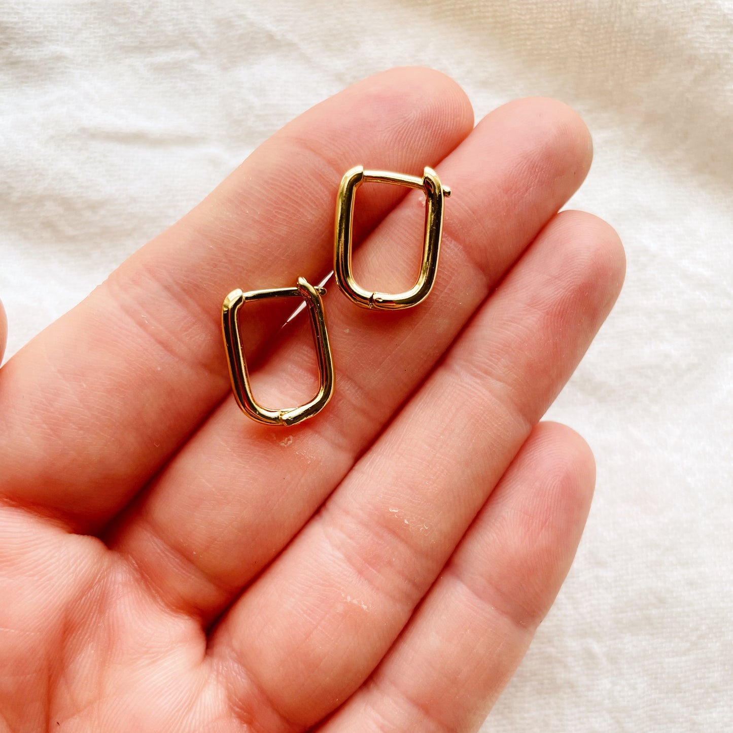 Charm Bar: Gold-filled Oval Hoops